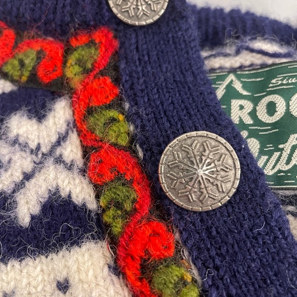 Vintage Roots Winter/Christmas sweater - Picture 3 of 7